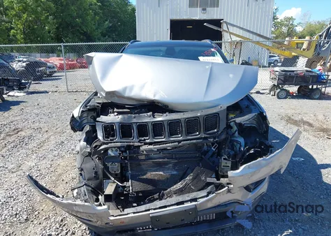 2019 Jeep Compass Altitude 4X4 z USA, uszkodzony, nr VIN 3C4NJDBB5KT697213